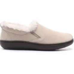 Amari Scuff Slippers