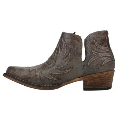 Ava Embroidered Snip Toe Cowboy Booties