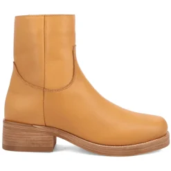 Banner Round Toe Zippered Boots