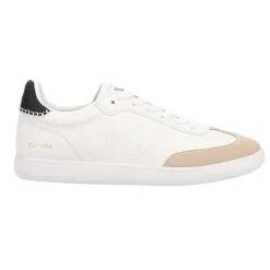 Crisp Lace Up Sneakers