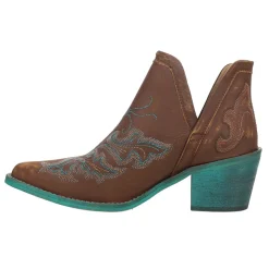 Embroidered Pointed Toe Pull On Cowboy Booties