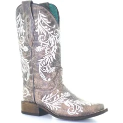 Embroidered Snip Toe Cowboy Boots